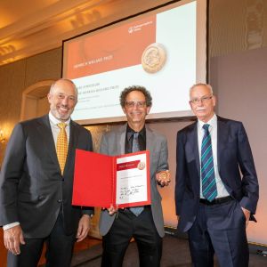 from left to right: Christoph Boehringer, Prof. Benjamin Cravatt (2024 Laureate), Prof. Dr Franz-Ulrich Hartl